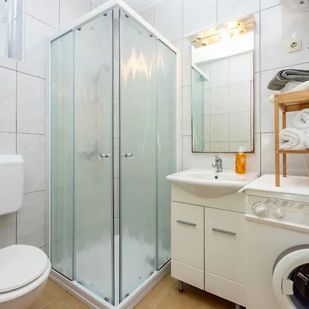 Apartman In 45080 Crikvenica